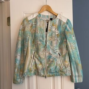 Harley Davidson Ladies Riding Jacket with front zipper pocket and mesh lining.
